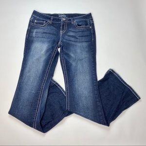 Vanity Dakota 29x33 (32x32) - B21